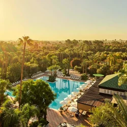 Este hotel lendário em Marraquexe combina design marroquino e serviço impecável num ambiente de puro requinte.