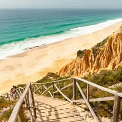 Destino discreto e elegante, ideal para quem procura luxo descontraído, natureza selvagem e villas privadas de alto nível.